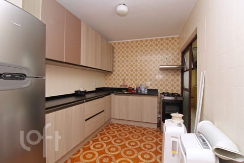 Image 16 - 228211
